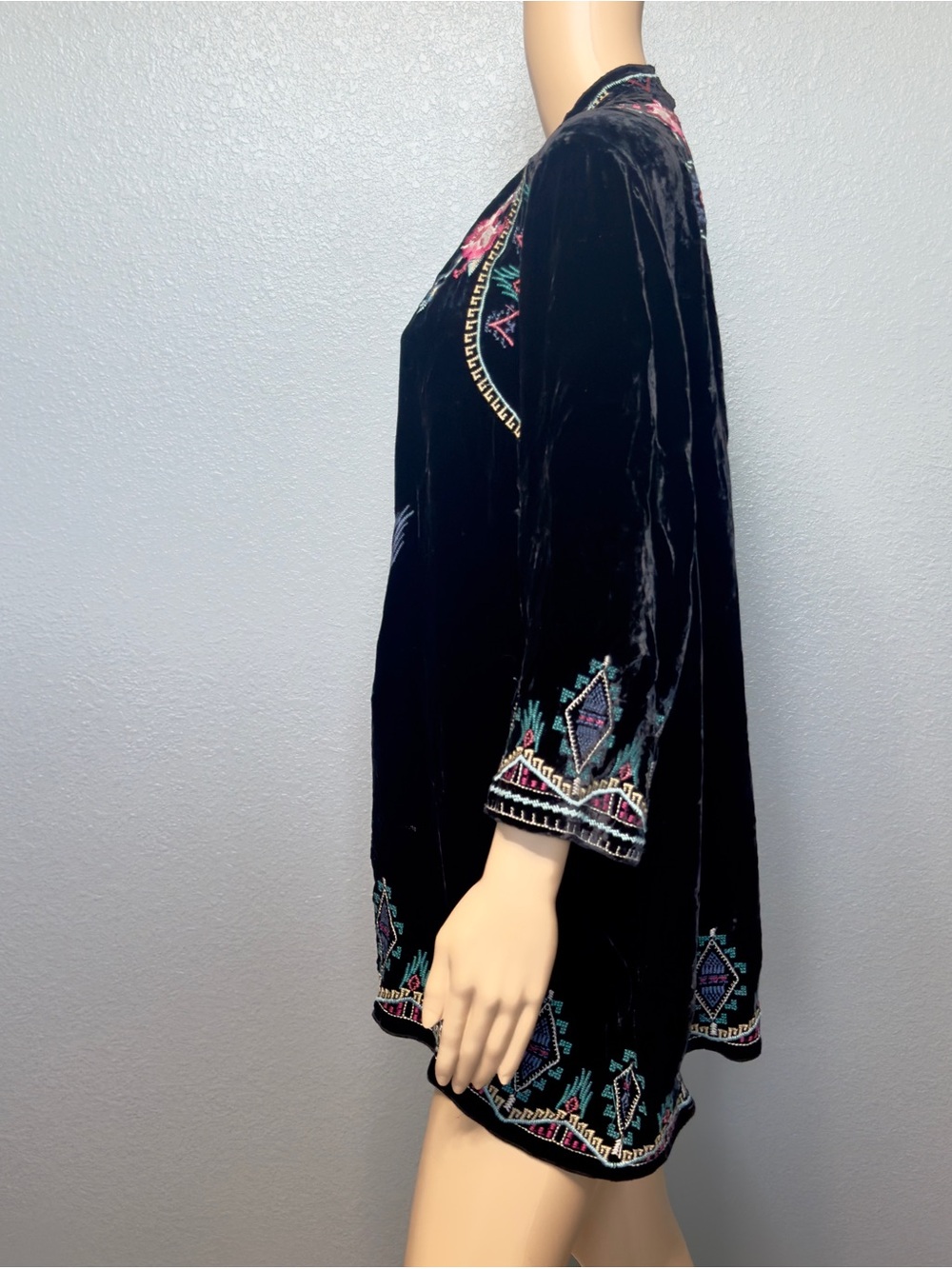 JOHNNY WAS Aveza Black Velvet Embroidered Kimono Jacket Plus Size 2X - Picture 4 of 11